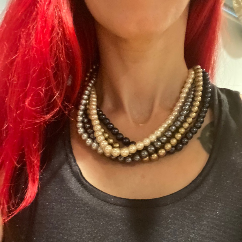 Joan Rivers Beaded pearl style necklace